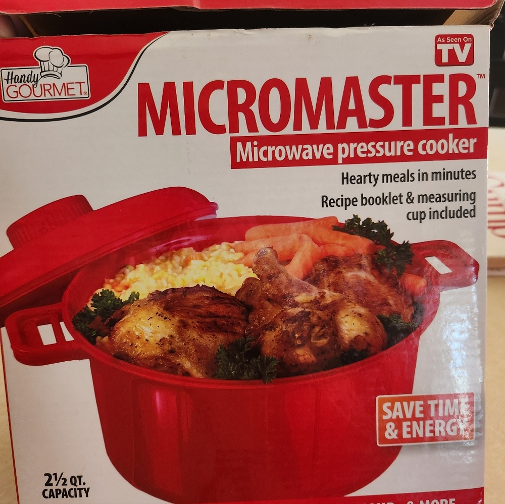 Red Microwave Pressure Cooker - Picture 2 of 5